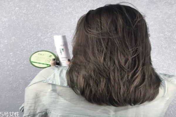 怎么样正确护发呢 头发分叉怎么办呢