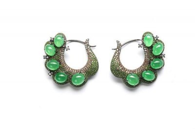 ​翡翠耳环的鉴定方法 翡翠耳环该怎么选