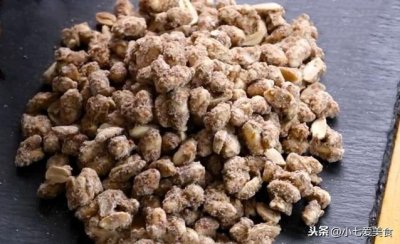 ​花生此做法太好吃了，不用一滴油，又香又脆，甜咸交错，解馋