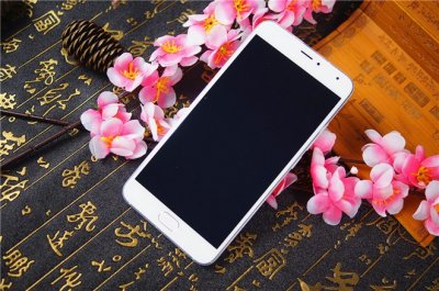 ​魅蓝metal 体验：全金属小能手 不惧红米荣耀