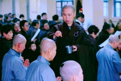 ​寺庙中的清流，不设功德箱，僧人皆女性每天吃一顿睡4小时