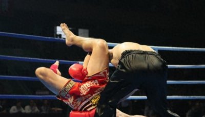 ​武林狠人“鹰爪王”陈子正，被泰拳王踢昏的那段往事