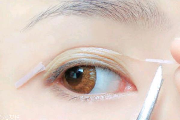 为什么双眼皮贴撑不起 新手这样贴双眼皮贴