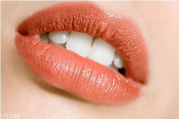 唇纹深是什么原因 教你轻松消除唇纹