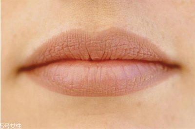 ​唇纹深是什么原因 教你轻松消除唇纹