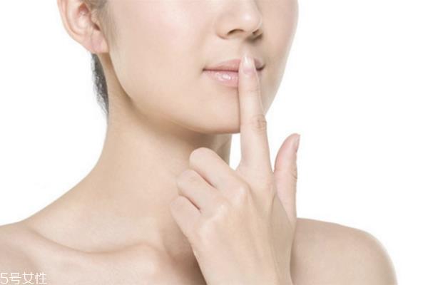 唇纹深是什么原因 教你轻松消除唇纹