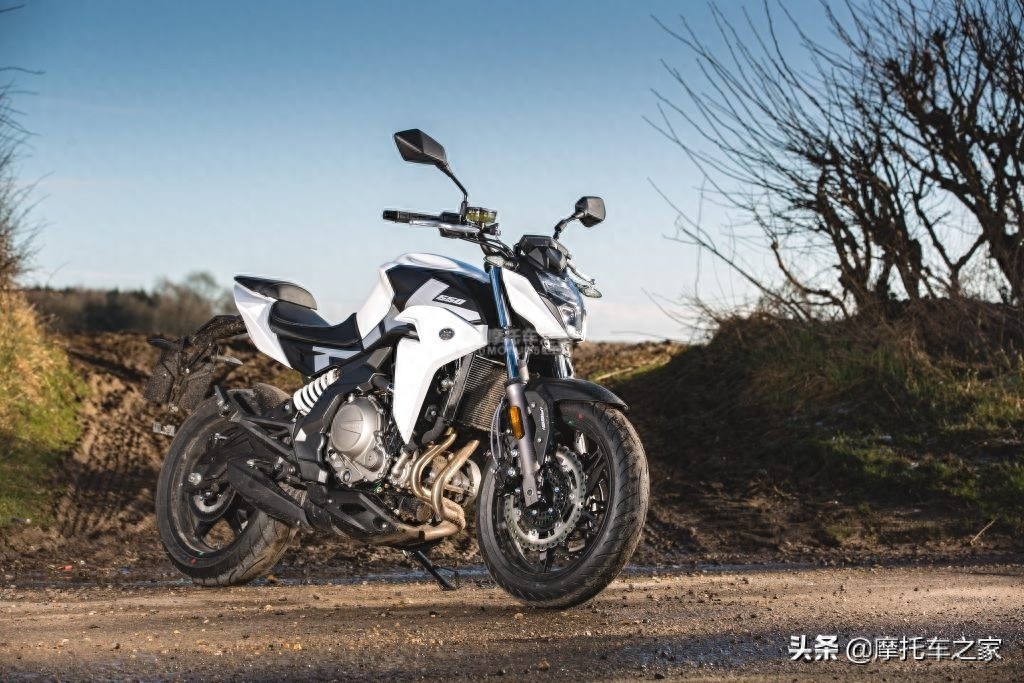 颜值担当国产街车春风NK650，值得入手的吸睛小钢炮