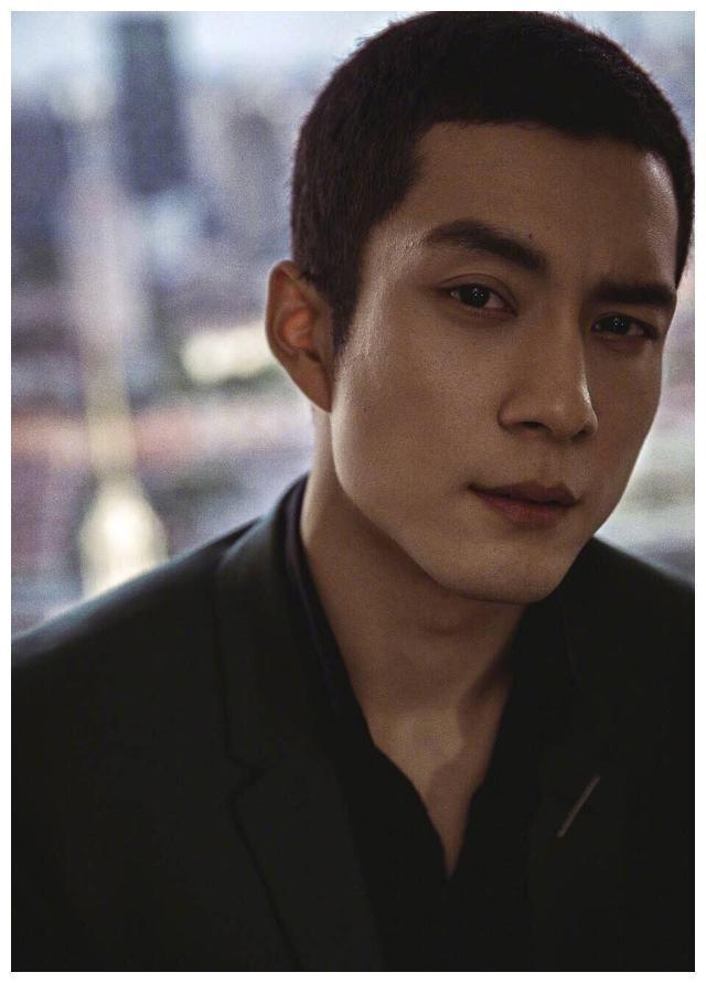 胡歌寸头亮相惊艳全场，10位男星寸头大PK，谁是最A的那一个呢？