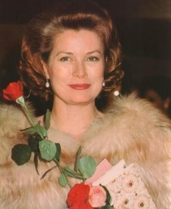 ​摩纳哥王妃格蕾丝真实故事（王妃Beatrice婚后生活）