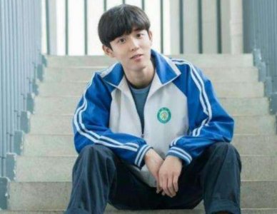 ​初中生“标准发型”公布，男生剪完更受欢迎，女生不想面对新发型