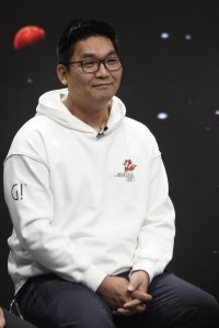 ​专访《流浪地球2》制片人龚格尔：没有现实的背书 科幻就没有真实的土壤