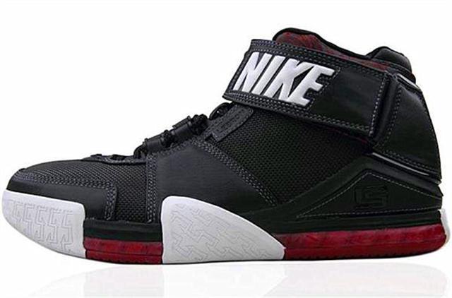 小皇帝勒布朗詹姆斯1-15代战靴,你觉得哪代最霸气?