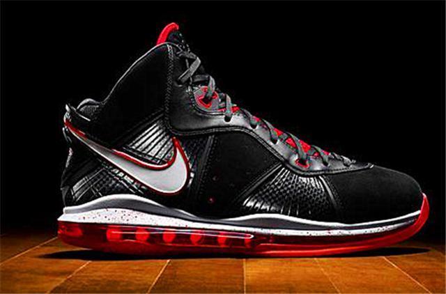 小皇帝勒布朗詹姆斯1-15代战靴,你觉得哪代最霸气?