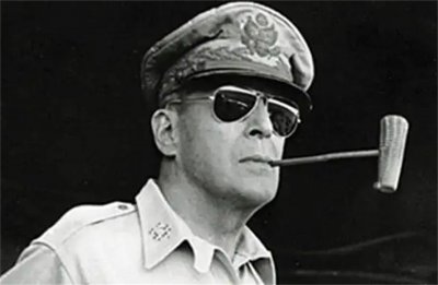 ​日本“昭和女神”原节子：被献给麦克阿瑟当情人，一生未婚活到95