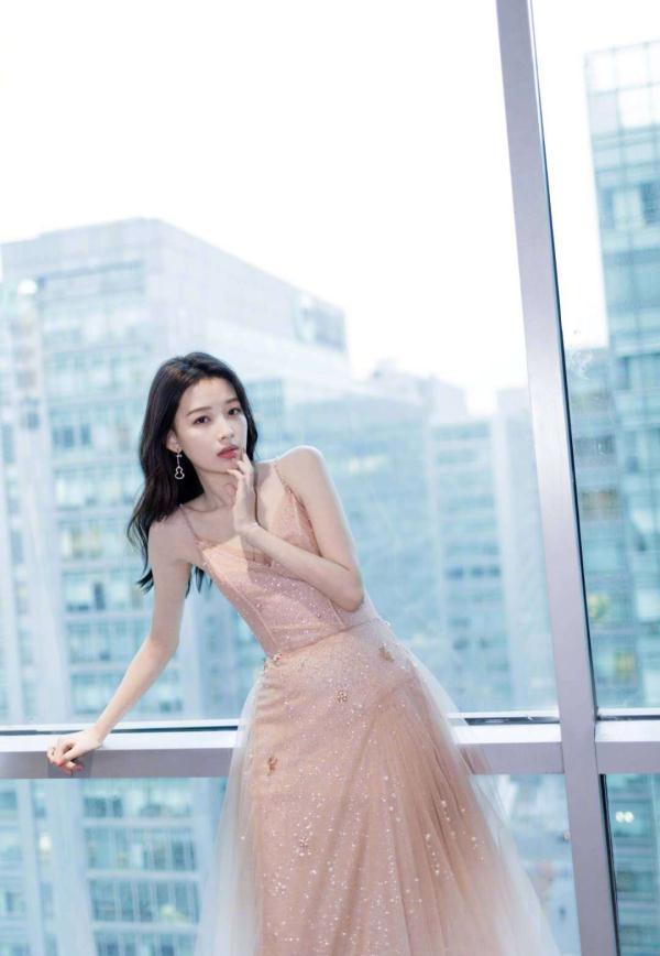 孙怡的老公董子健（辣妈孙怡晒与老公董子健合照）(6)