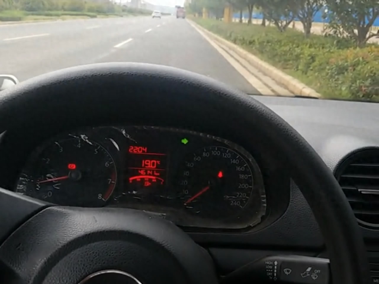 科目三靠边停车看点图解 应用这三点判断 停好30公分