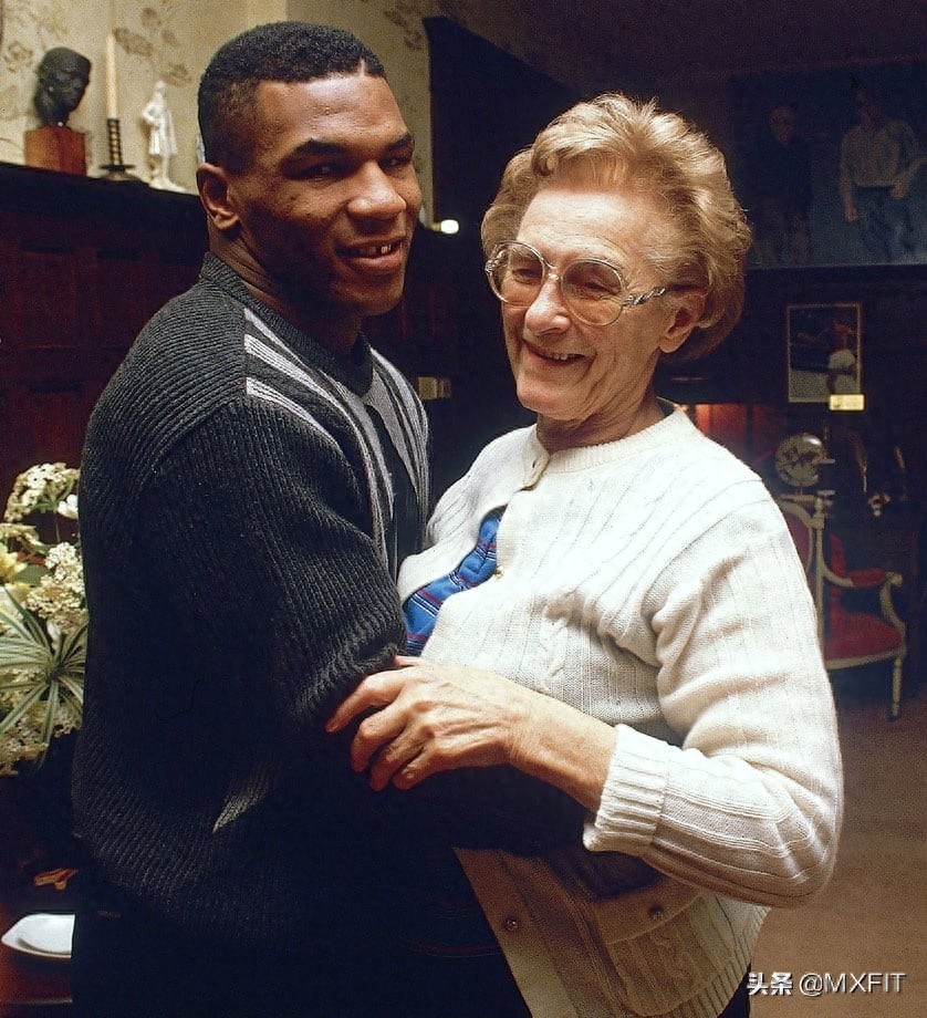 拳王泰森罕见的32张图，回顾拳王的传奇一生