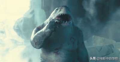 ​史泰龙“演”的憨憨鲨鱼怪物，为啥是大白鲨而不是锤头鲨？