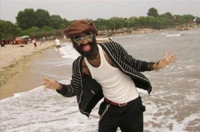 ​中国第一毛孩于震寰：几段恋爱都无疾而终，42岁迎娶小13岁女孩