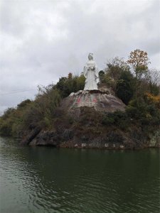 ​游京山美人谷有感