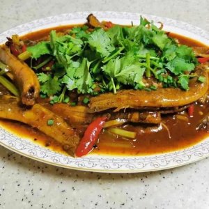 ​春天的美味，红烧泥鳅正确的做法，麻辣鲜香，做起来特简单！