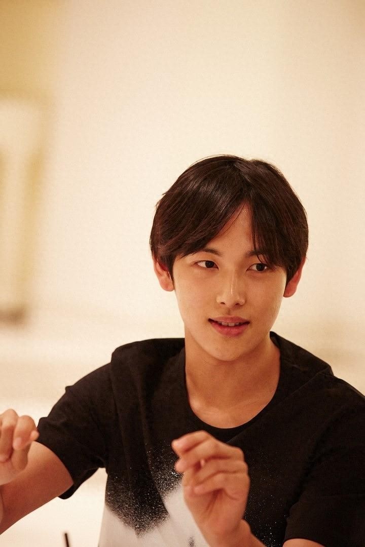 韩国新生代偶像任时完