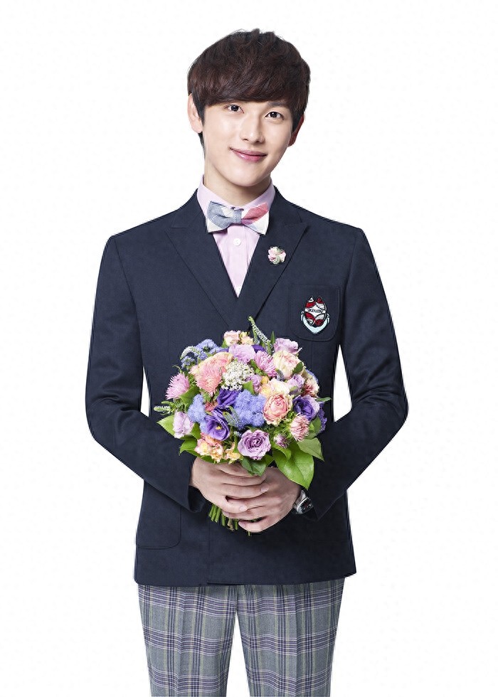 韩国新生代偶像任时完