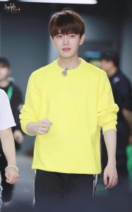 ​任嘉伦难得一见的动图：他打乒乓球居然这么厉害