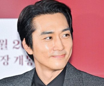 ​宋承宪 : 刘亦菲唯一公开的男友 , 分手6年 , 48岁未婚的他 , 现状如何？