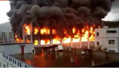 ​直击东莞市长安镇新民一电镀厂发生火灾 现场浓烟滚滚