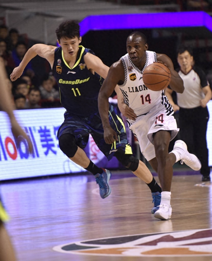 篮球——CBA：辽宁对阵广东