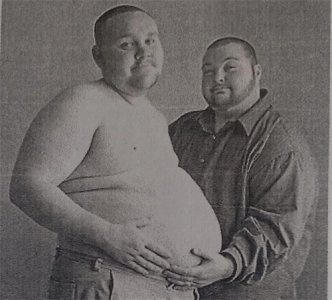 ​两囗子都是变性人美国“孕父”生子