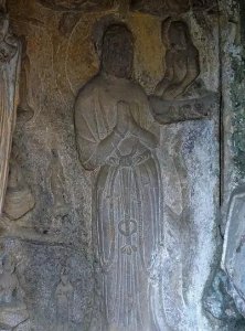 ​龙门石窟简介，龙门石窟 地理位置 历史背景 基本现状 外观结构 传说故事？