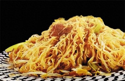 ​潮汕炒面美味背后有绝活，伊面、咸面线、手擀面条、鱼面…