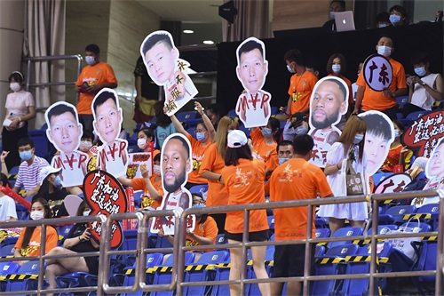 篮球——CBA总决赛首场:广东东莞银行对阵辽宁本钢