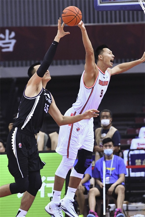 篮球——CBA总决赛首场:广东东莞银行对阵辽宁本钢