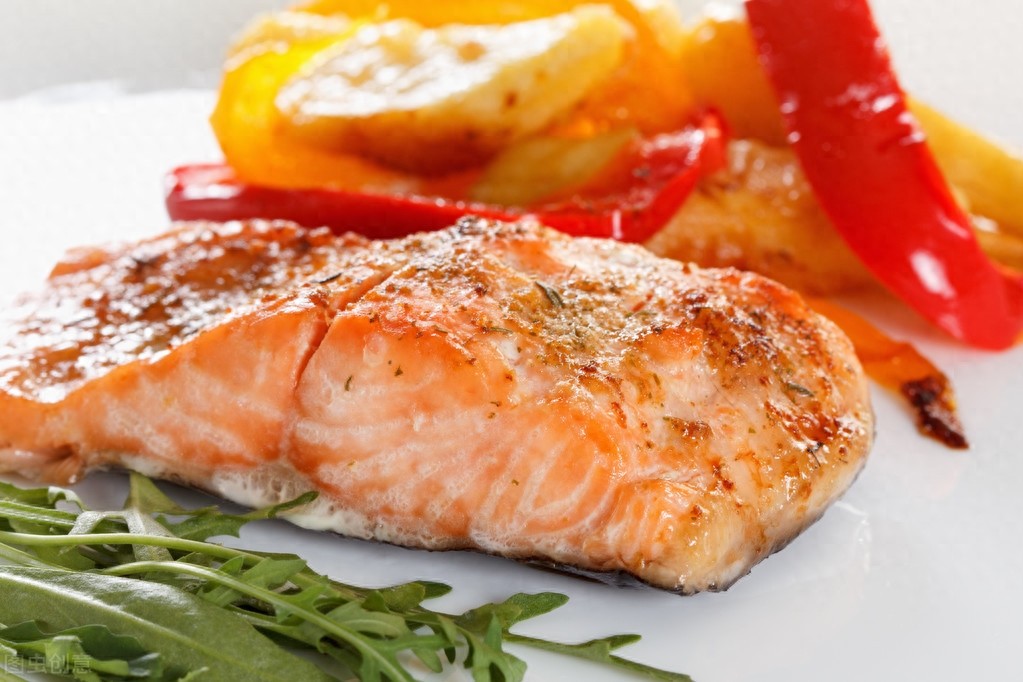 三文鱼各种做法，漂亮摆盘让你口水直流