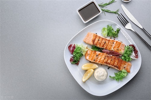 三文鱼各种做法，漂亮摆盘让你口水直流