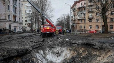 ​俄军多路闯入市区，抵抗者必死无疑，前进1公里奖金3600块！