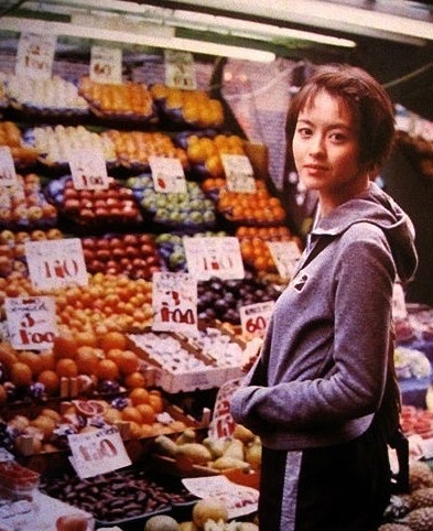 梁咏琪年轻时颜值逆天，混血女儿更是萌你一脸