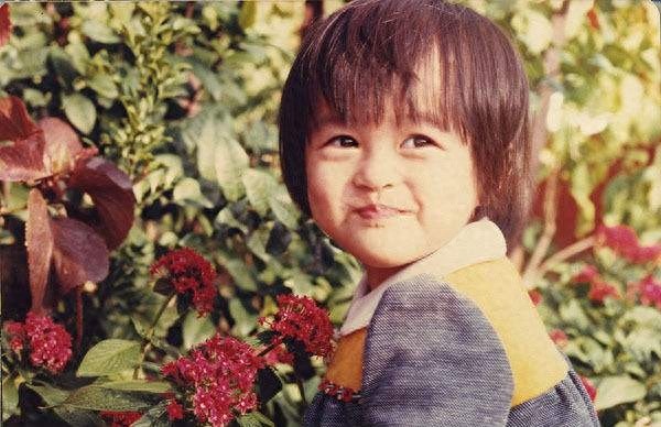 梁咏琪年轻时颜值逆天，混血女儿更是萌你一脸