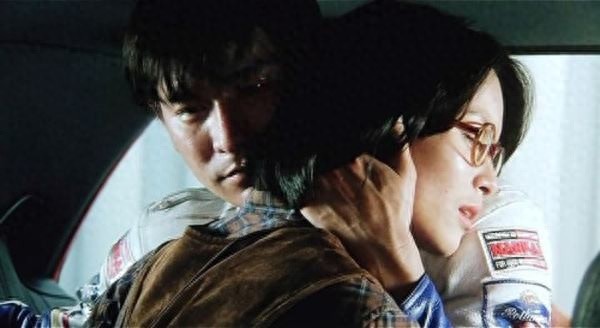 梁咏琪年轻时颜值逆天，混血女儿更是萌你一脸